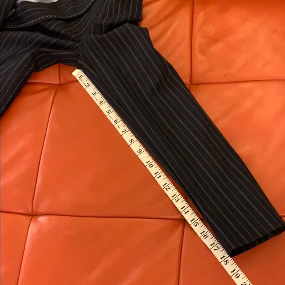 Tommy Hilfiger navy pinstriped blazer. EUC. - Image 12