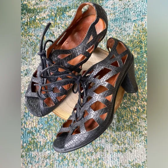 Gentle Souls black leather caged gladiator tie open heel sandals, size 7M - Image 1