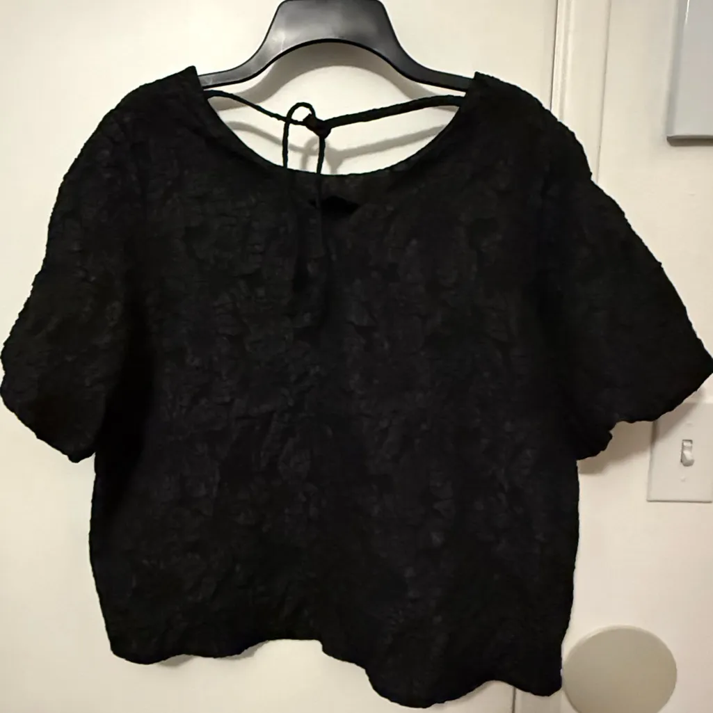 Hazel Black Textured Blouse with Pearl Neckline Size XL - Image 4
