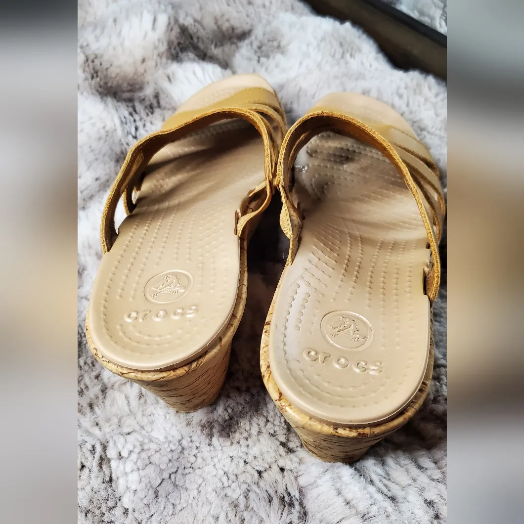 CROCS Aleigh Leather Wedge Sandal Women’s Size:8 - Image 7