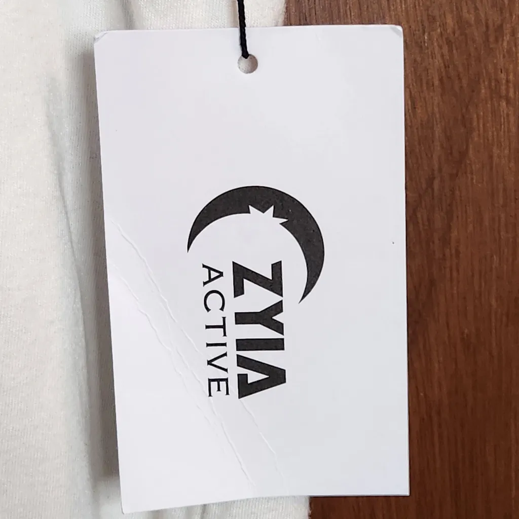 Zyia Active Moon Mountain Pastel Watercolor White Short Sleeve Tee NWT w/flaw - Image 3