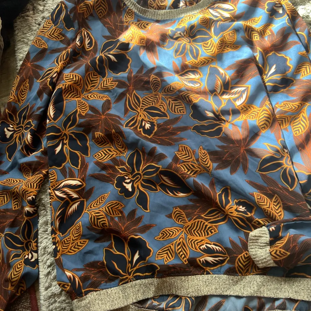 Le Lis medium floral top - Image 4