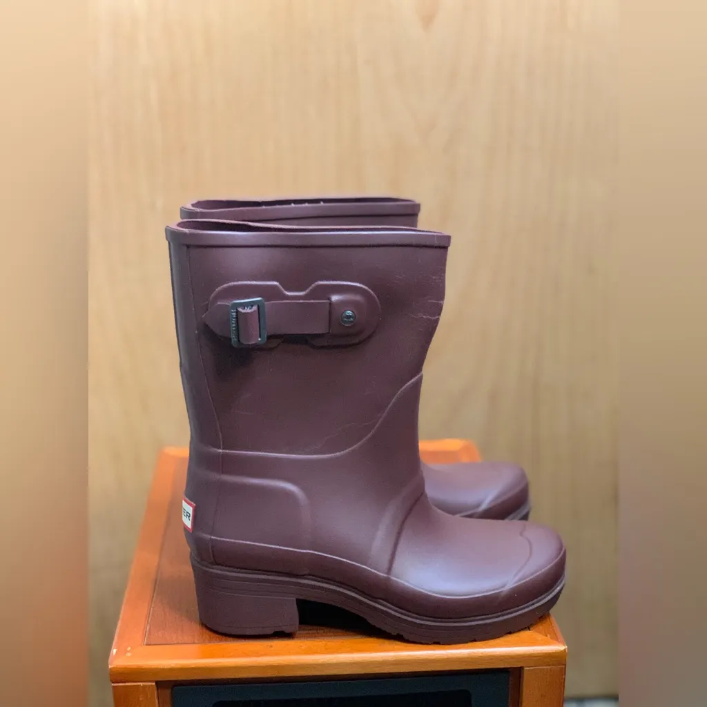 Hunter Burgundy Mid-Calf Rain Boots.    Size-6 - Image 4