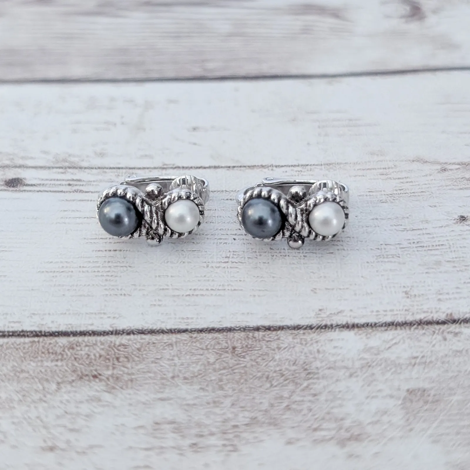 Vintage Avon Clip On Earrings Stunning Silver Tone Two Color Faux Pearl - Image 2