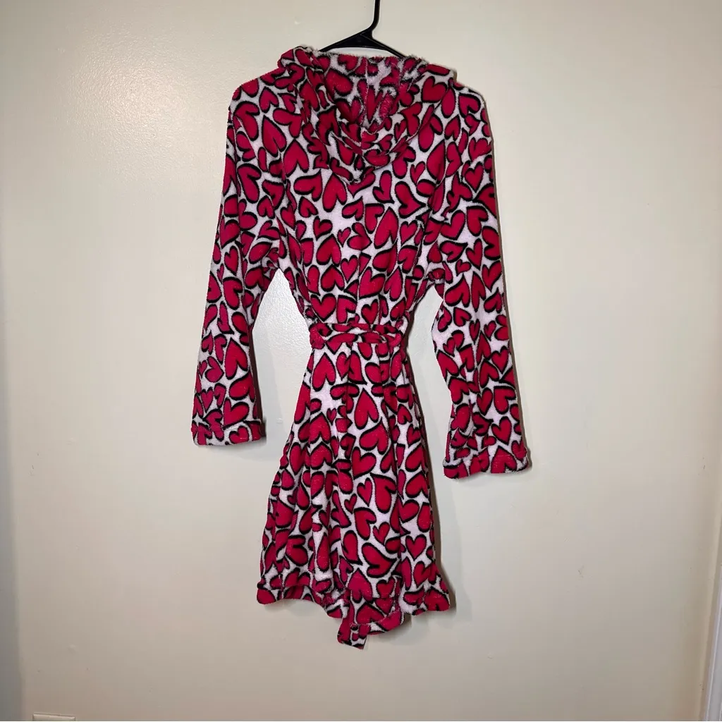 Rue21 Pink and Black Heart Patterned Robe - Image 2