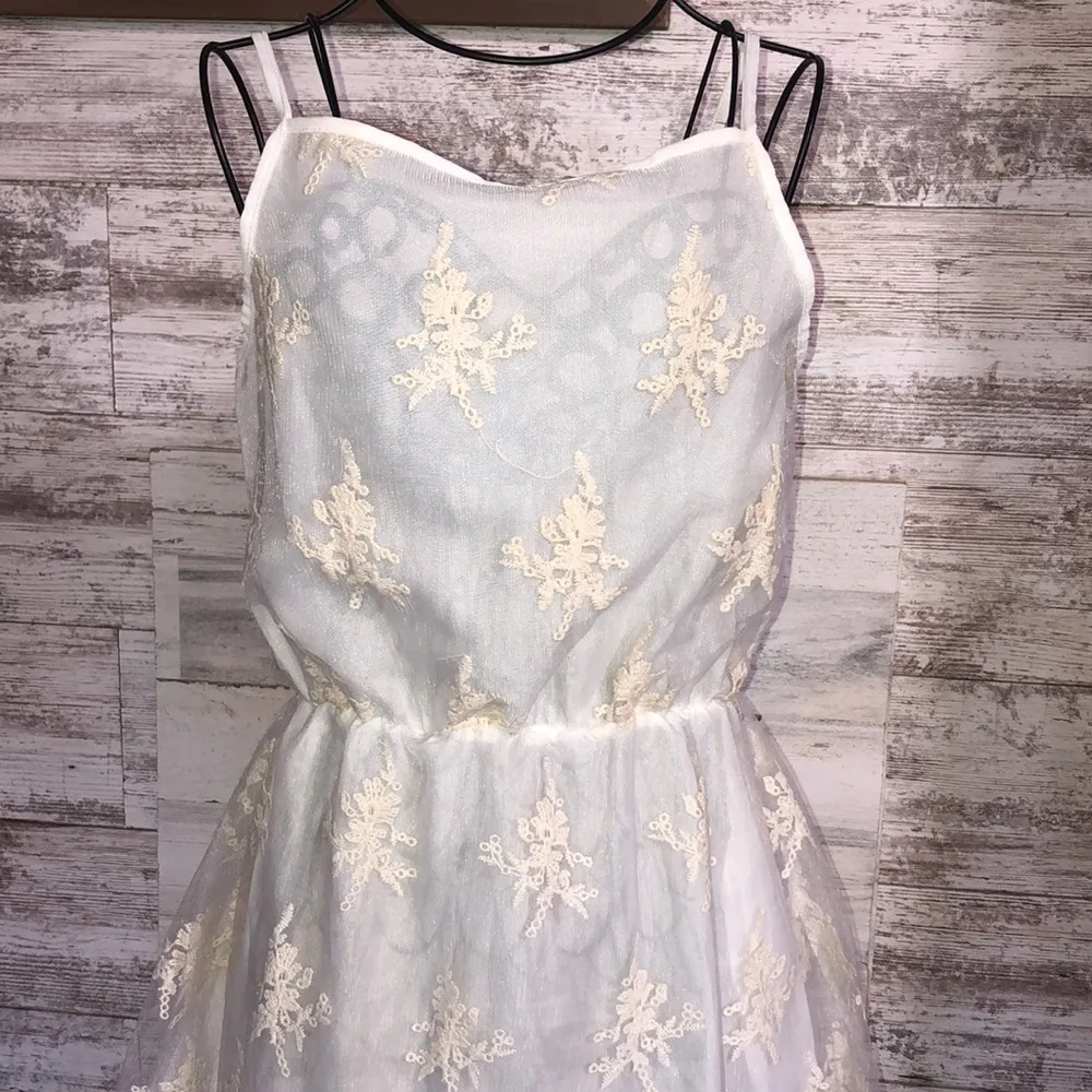 Eunice Lai lace floral white dress mini dress size medium wedding rehearsal dres - Image 2