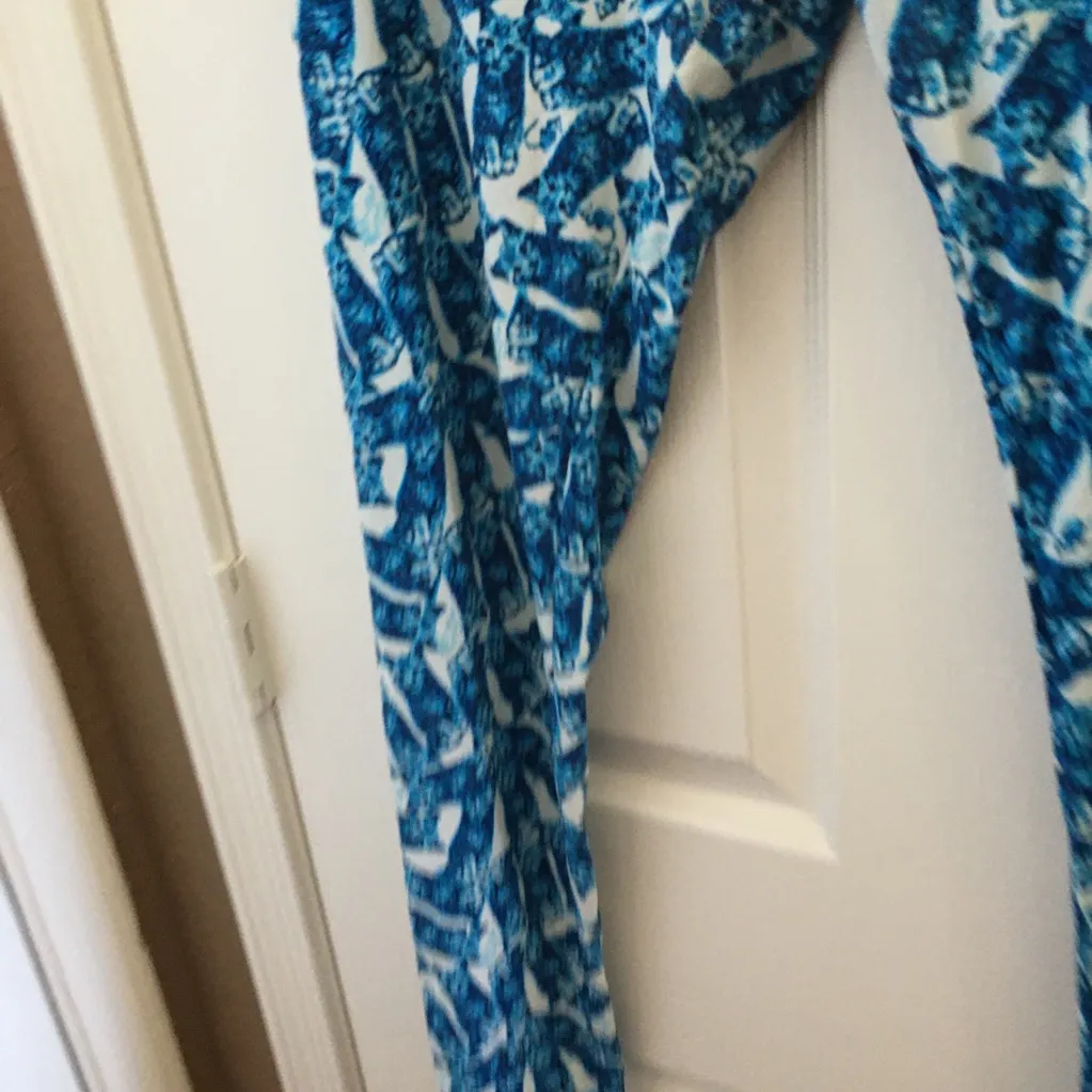 FINAL MARKDOWN Ladies tall and curvy lularoe leggings - Image 2