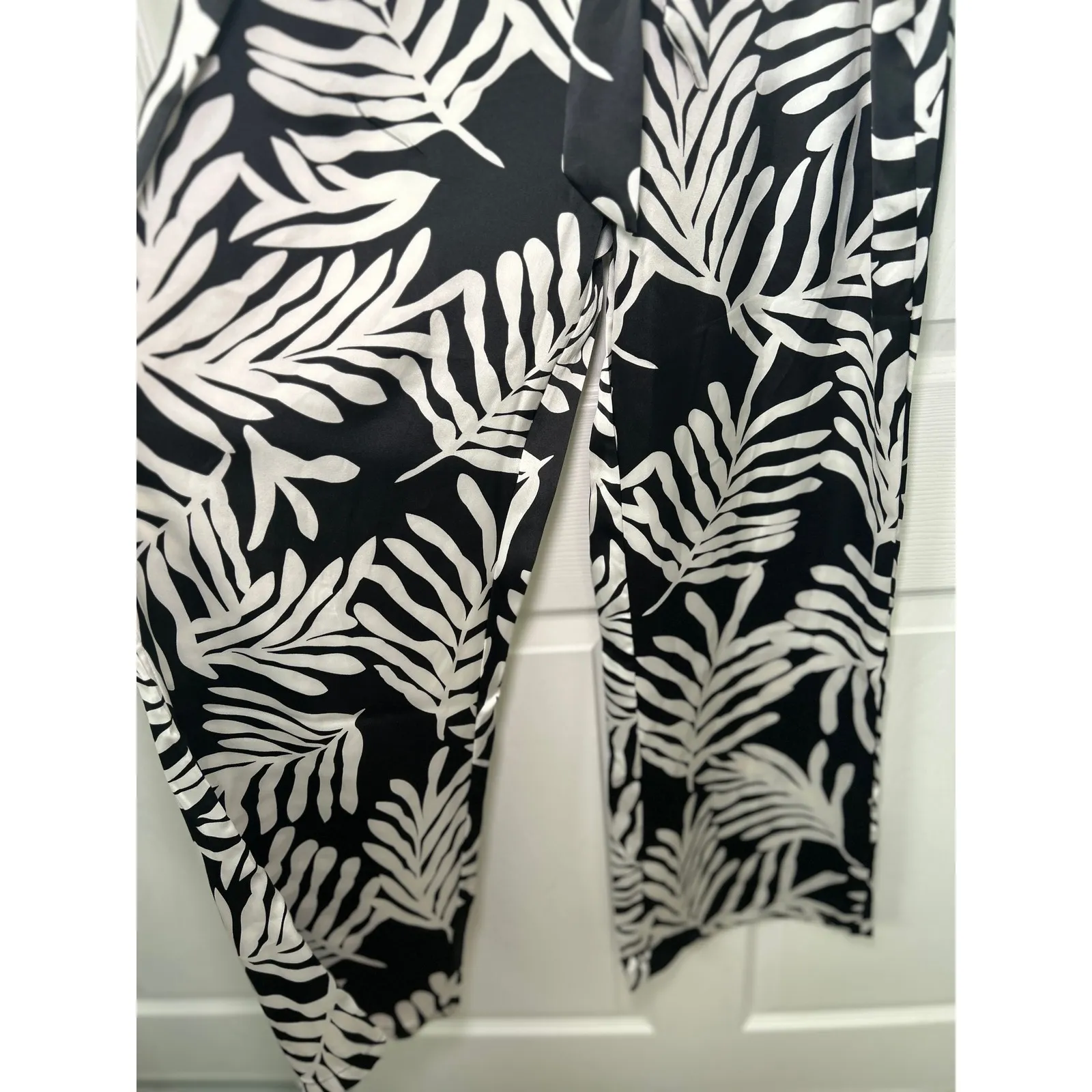 Sincerely Jules Wide Leg‎ Palm Print Satin Pants High Waist Tie Front Black L Size L - Image 2