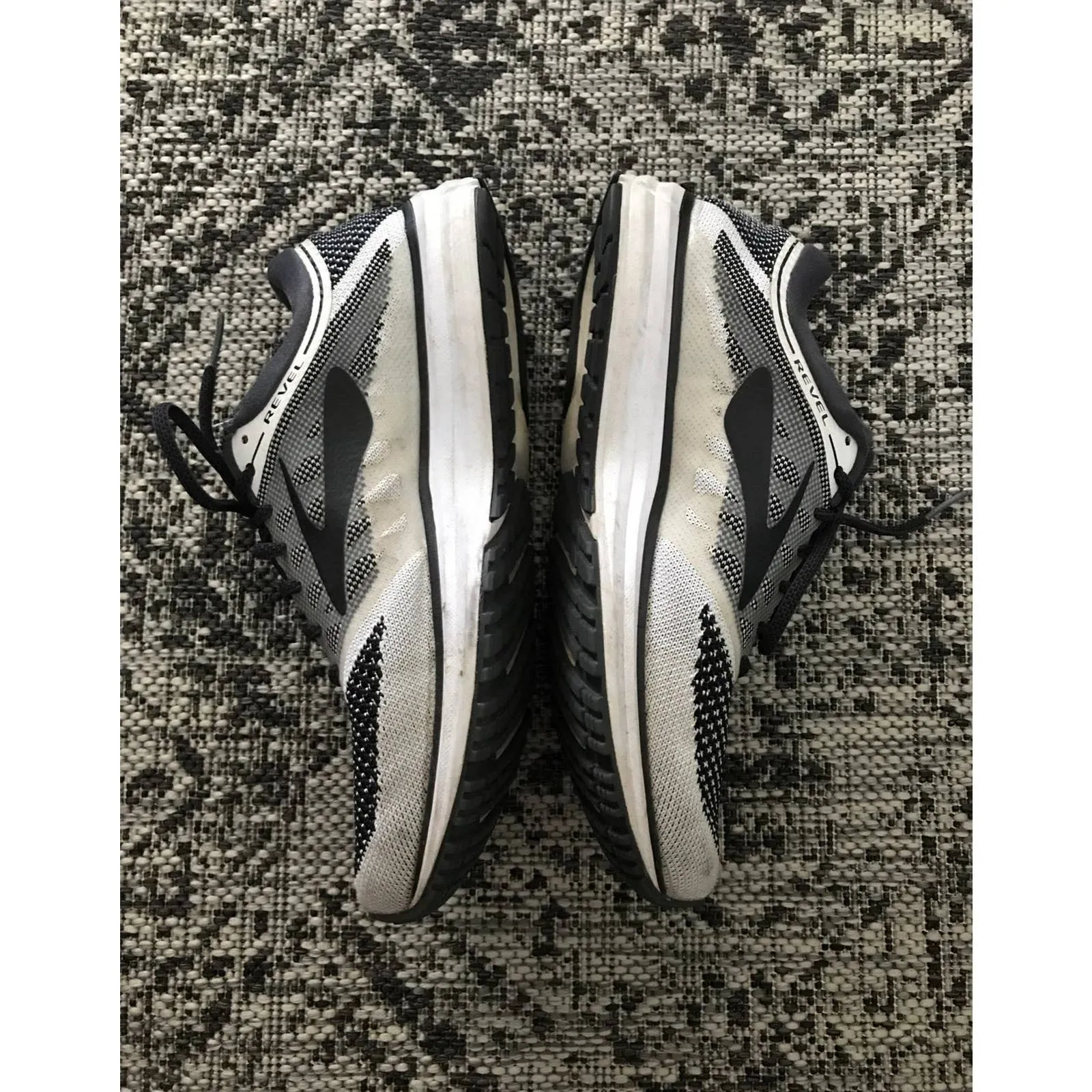 Brooks Revel‎ womens 11 - Image 4