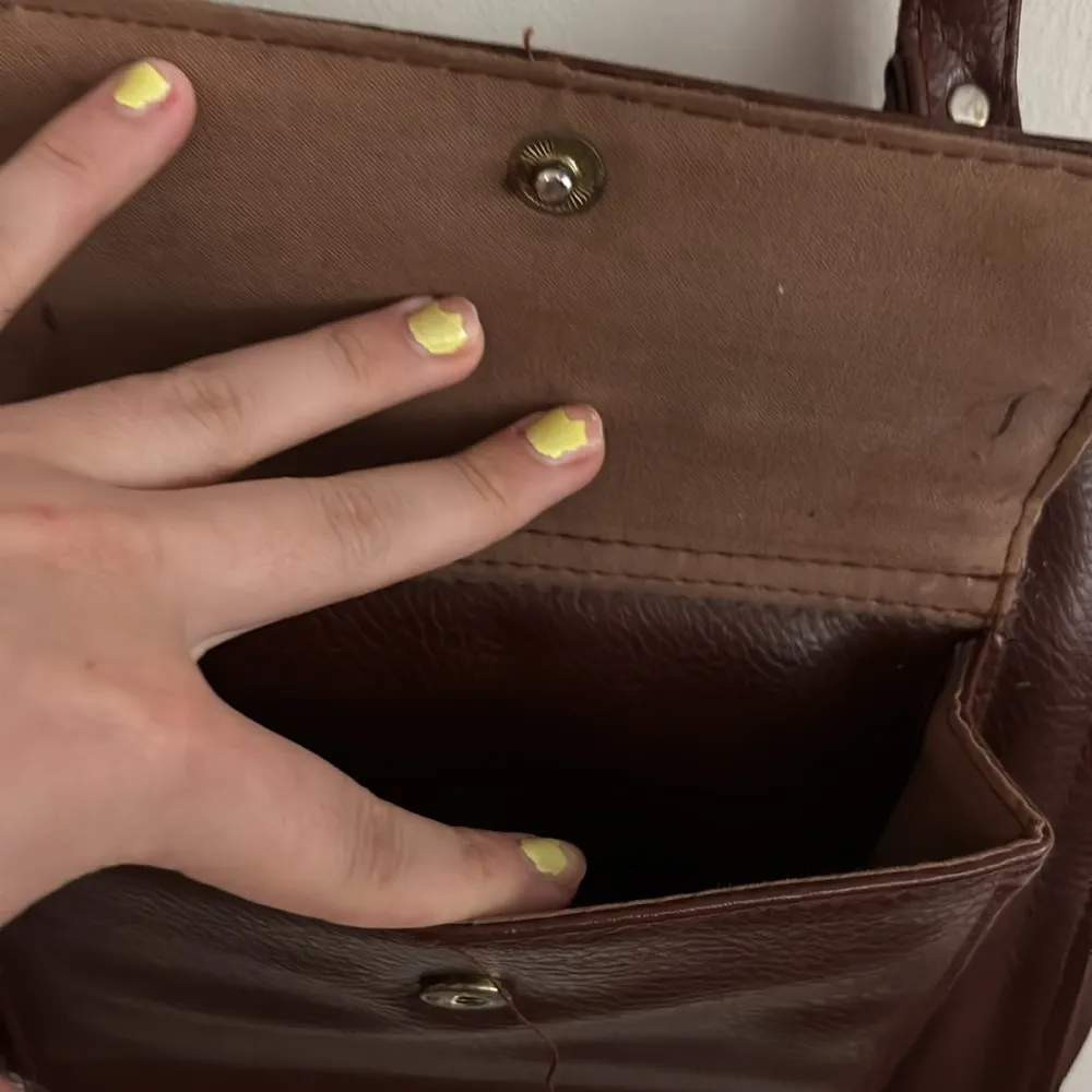 Vintage Gitano Elegant Brown Leather Shoulder Bag KISS Lock Multi Compartment - Image 3