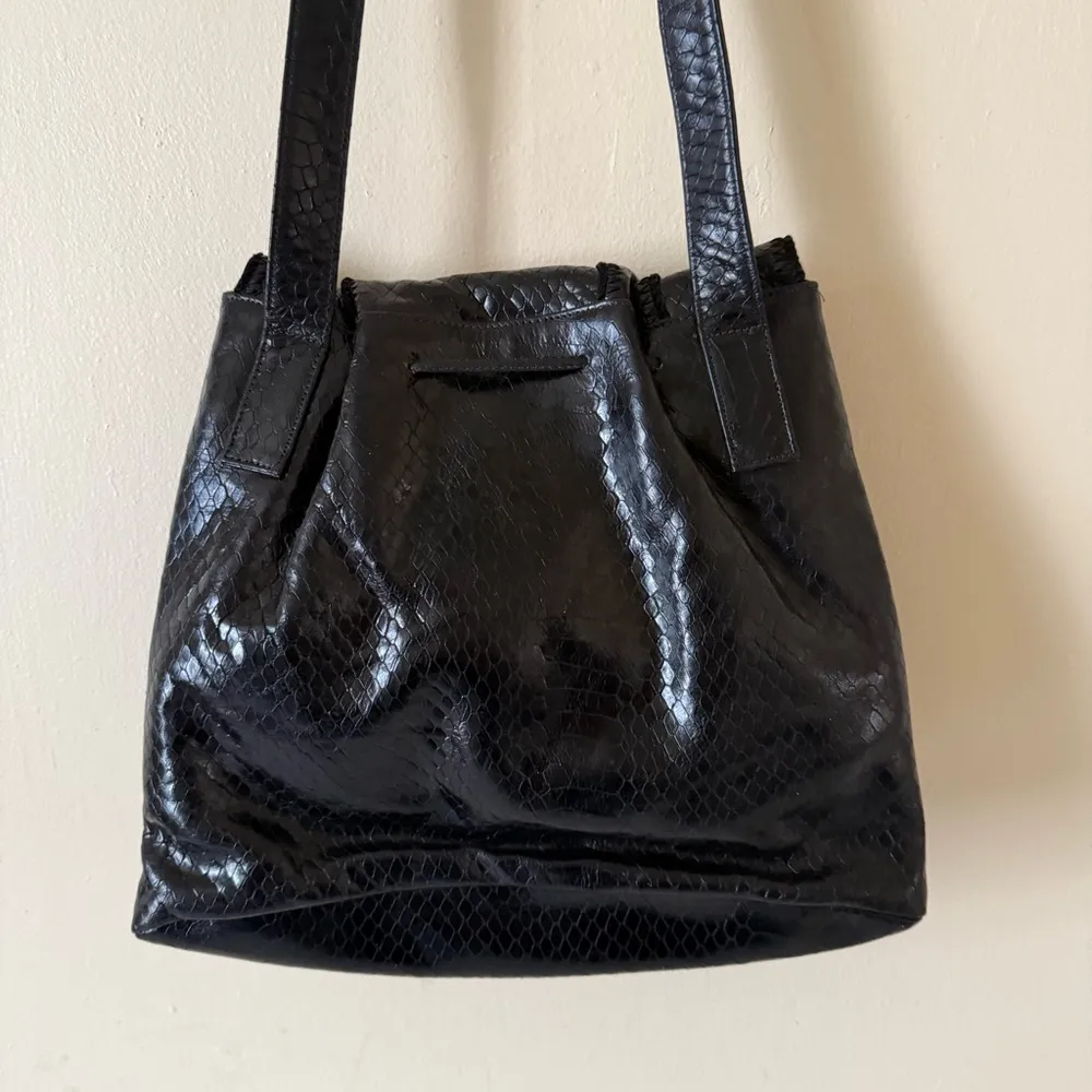 Vintage SHARIF Reptile Embossed Cross Body Shoulder Bag Black - Image 2