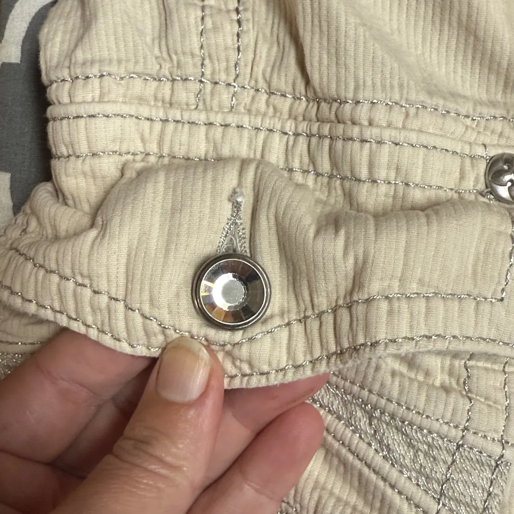 Rock Revival Capris - Image 12