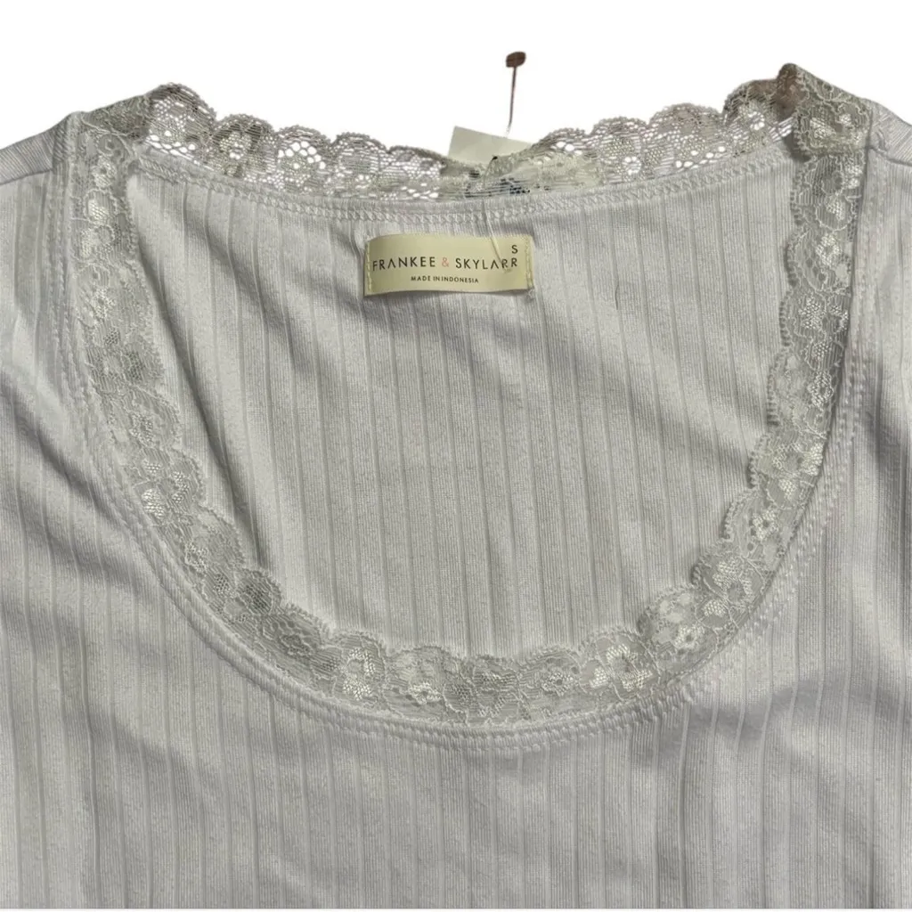 white lace neckline long sleeve - Image 3