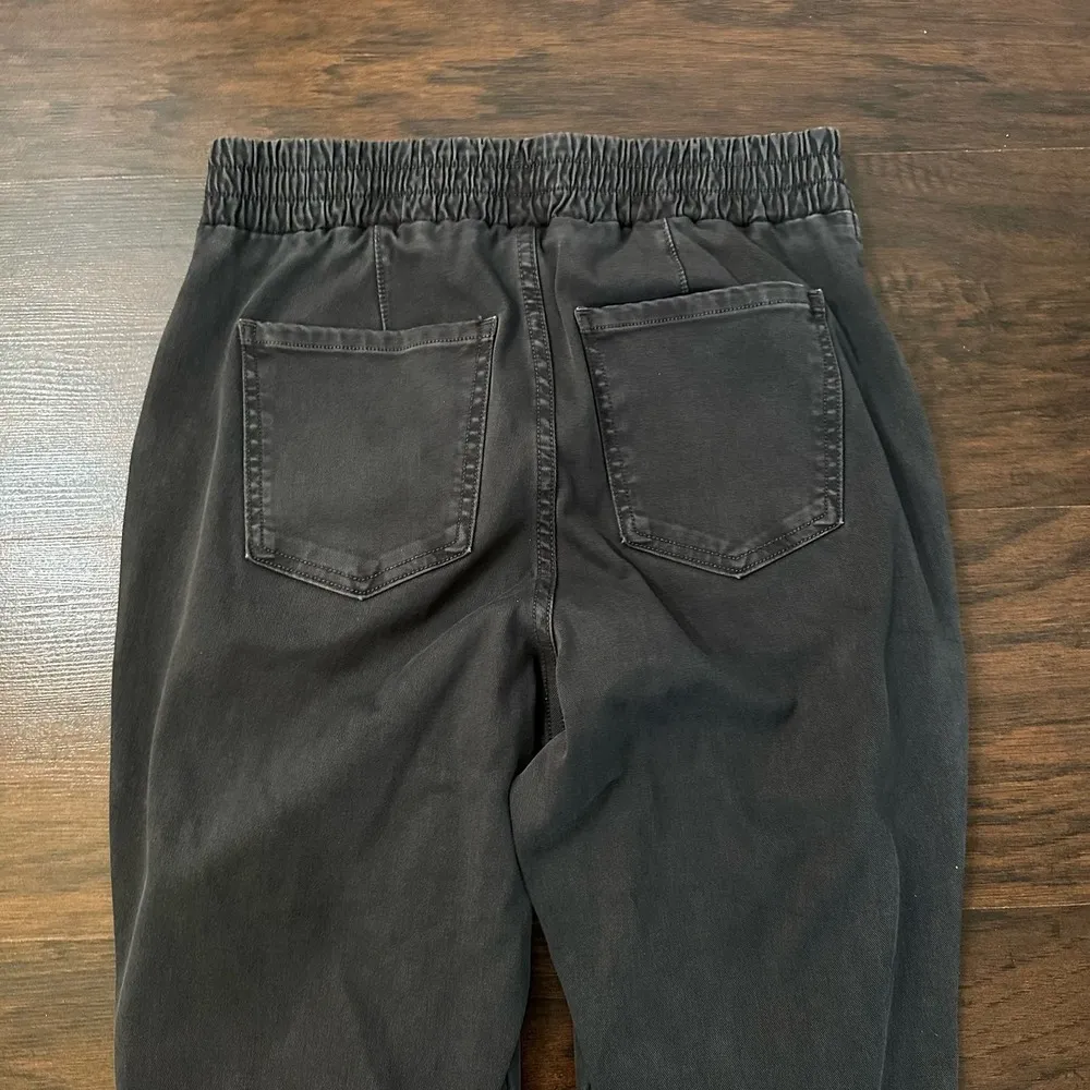 SPANX charcoal gray cargo style denim pants size M - Image 5