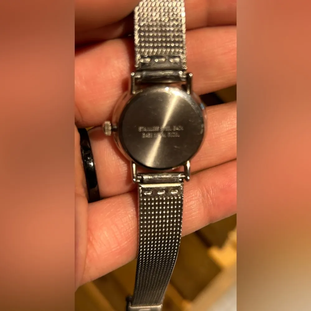 Ladies Peugeot Quartz Watch silver and gold face circle (watch work perfectly) - Image 6