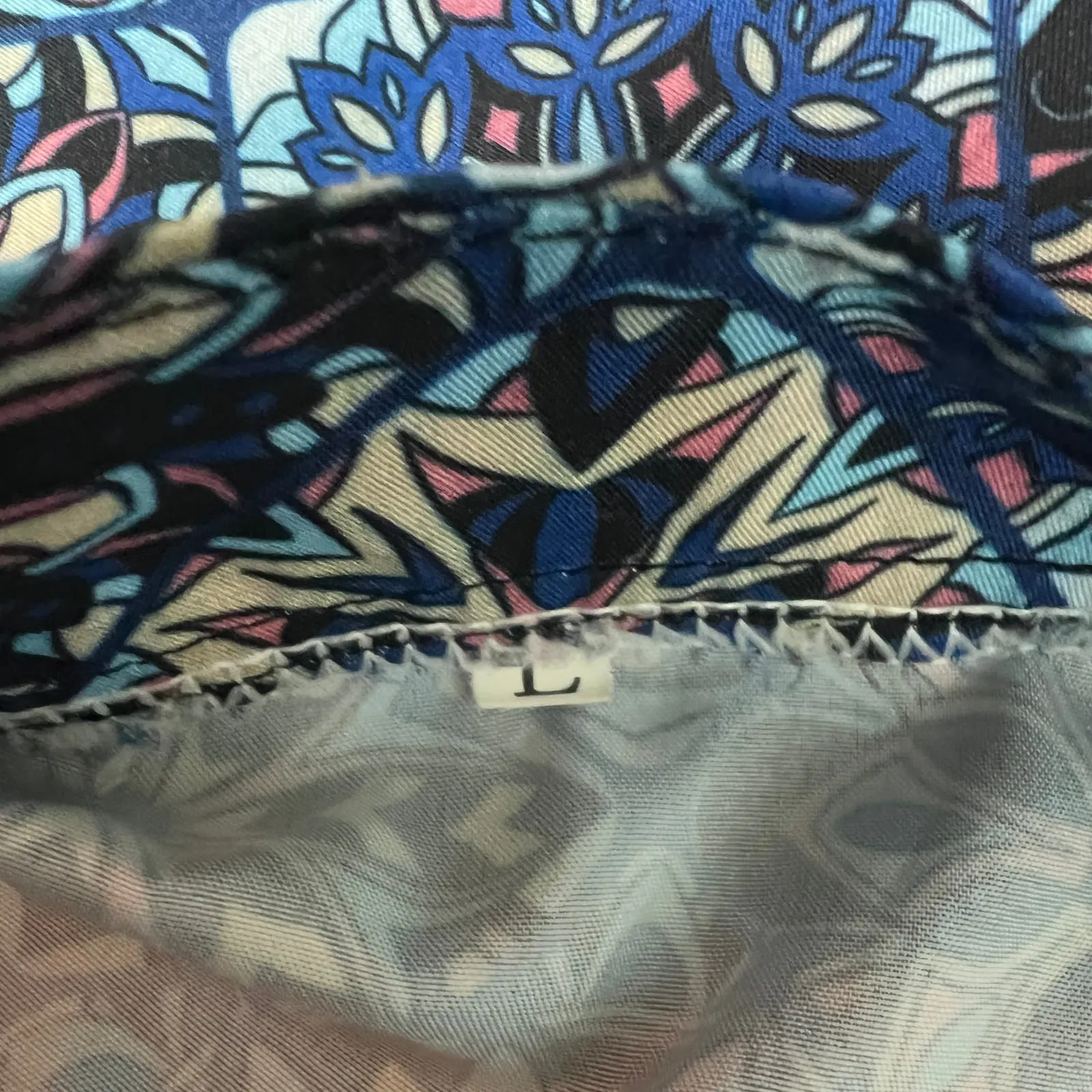 Geometric Artsy Print Women's Long Sleeve Top Size Large Abstract Art to Wear Blue - Image 2