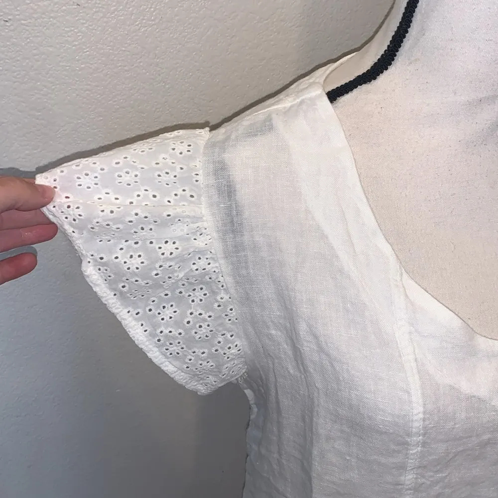 Lungo L'arno White 100% Linen Brodarie Eyelet Trim Peplum Top Italy NWT Size L - Image 4