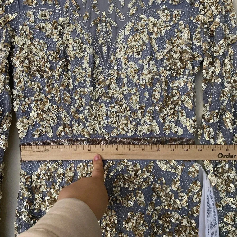 Mac Duggal Beaded Waist Long Sleeve Beaded Illusion Gown in Platinum/Gold Size 6 - Image 13