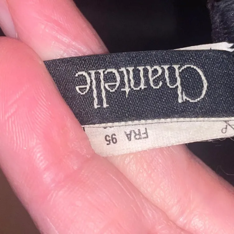 Chantelle French Designed Black Bra with Logo print 36DD - Image 3