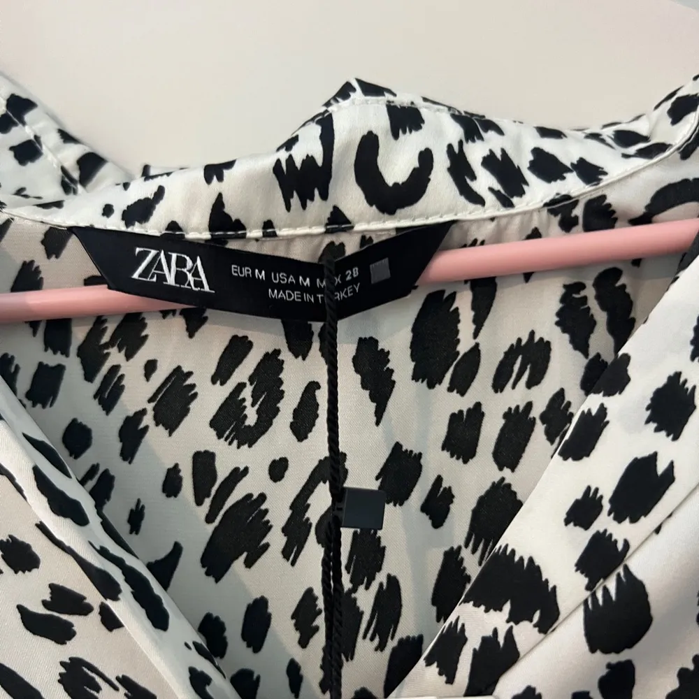 ZARA  Black and White Leopard Print Women's Top M - Image 6