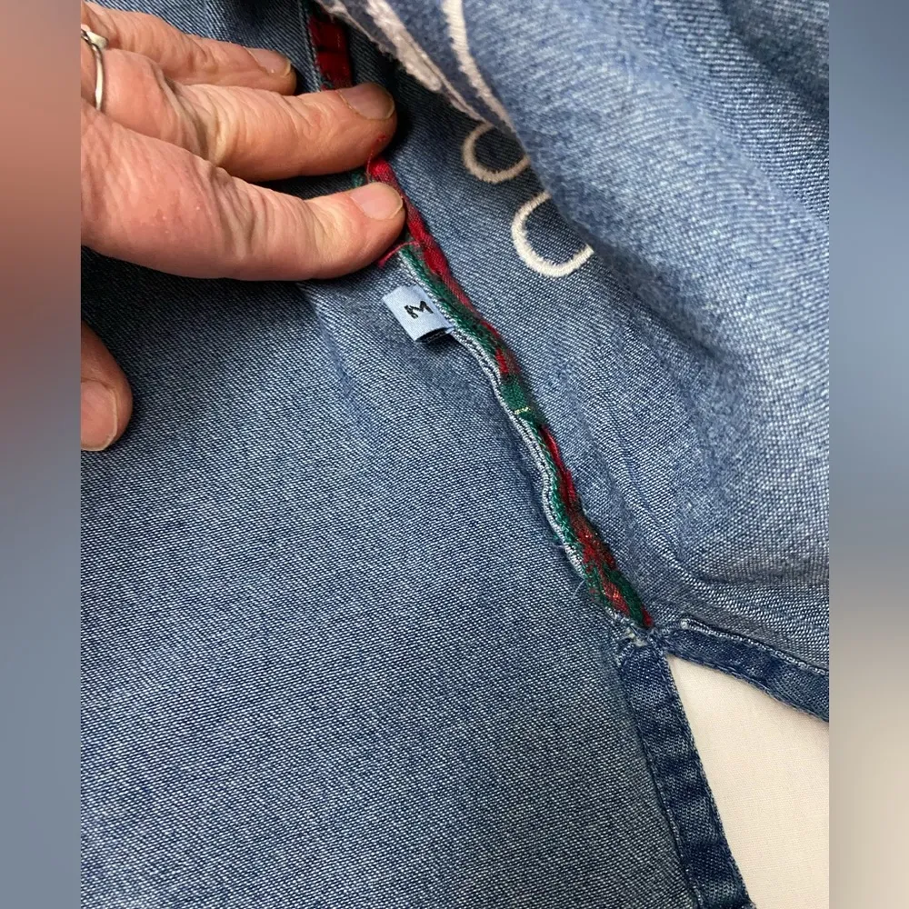 Dress Barn  Button Down Christmas lightweight Jean shirt - Image 7