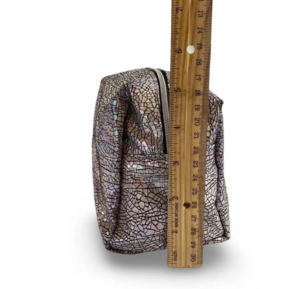 Holographic loaf makeup bag - Image 6