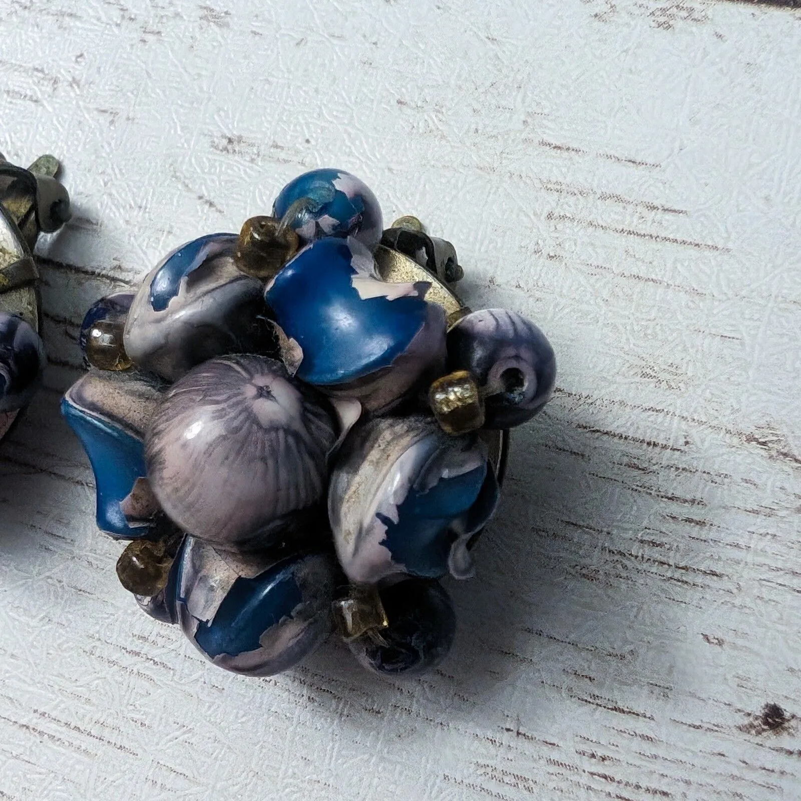 Vintage Clip On Earrings - Image 8