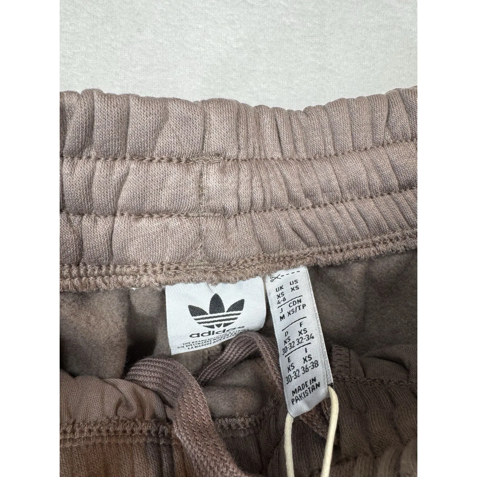 adidas Originals Women's Essentials Fleece Loose Joggers Brown XS NWT - Image 4