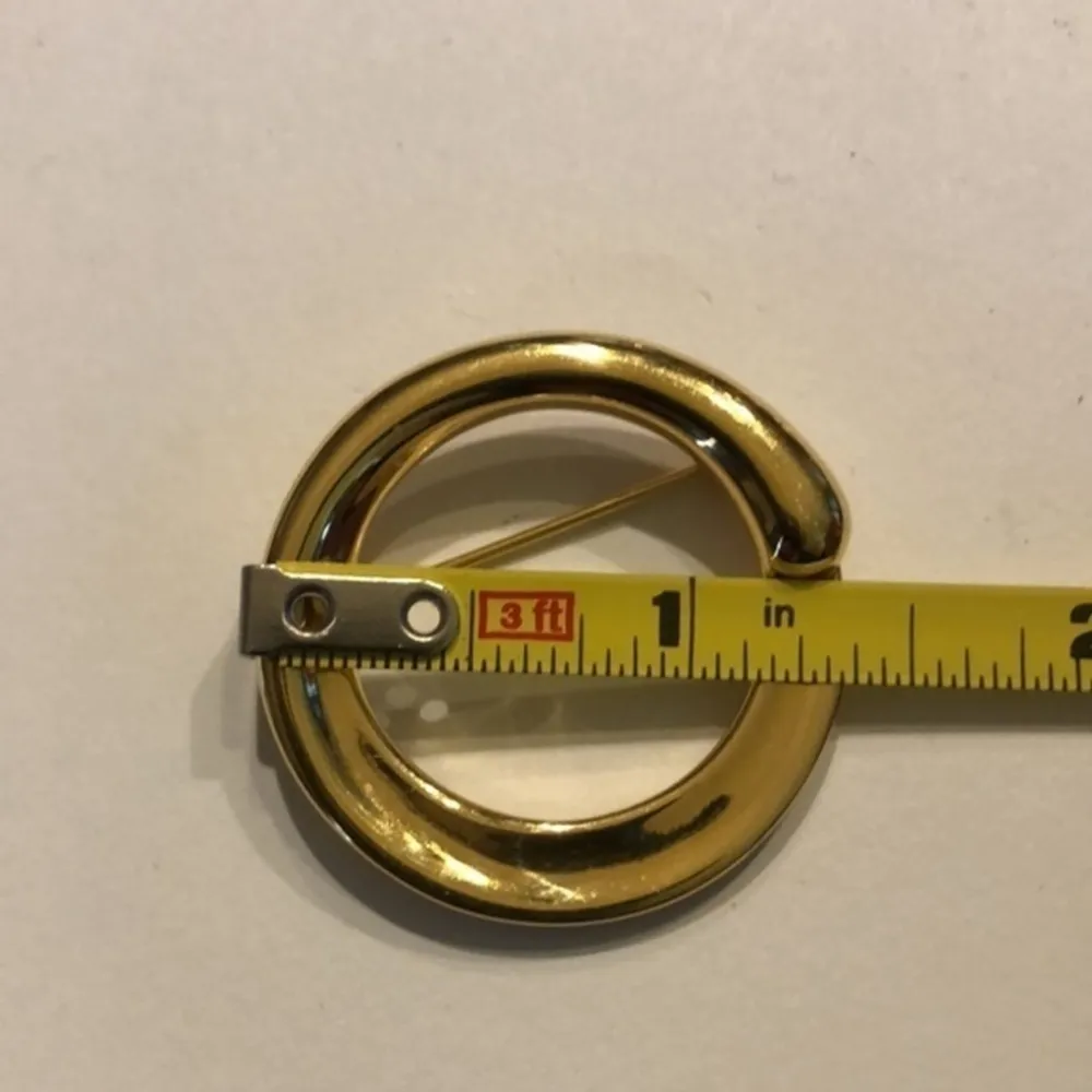 Monet Vintage Gold Tone Round Brooch Shoulder Pin - Image 5