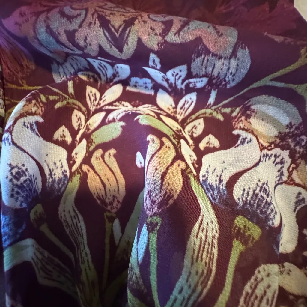 INVESTMENTS L Burgundy Floral Blouse | Long Sleeve Chiffon Top Size L - Image 7