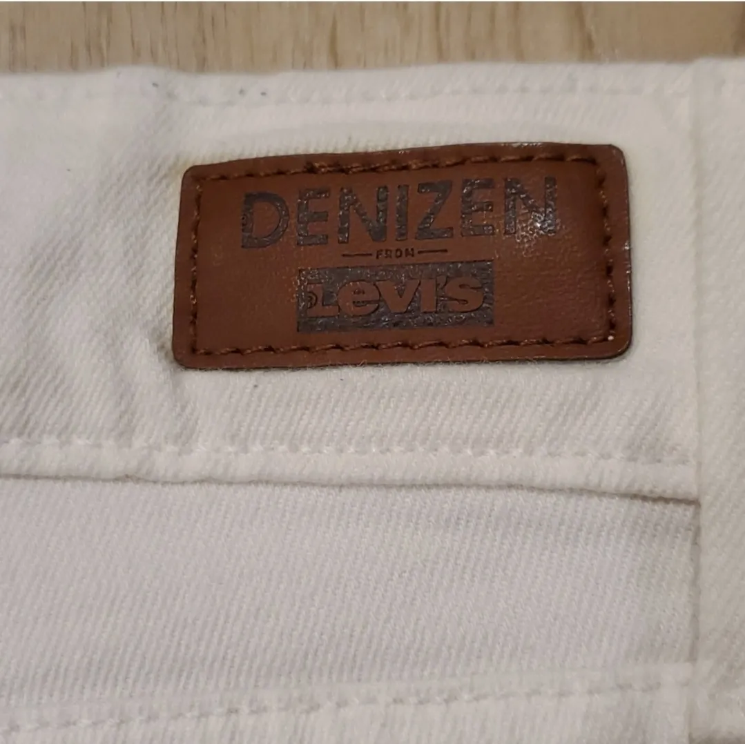 Denizen x Levi's White Denim Shorts With Raw Hem - Image 7