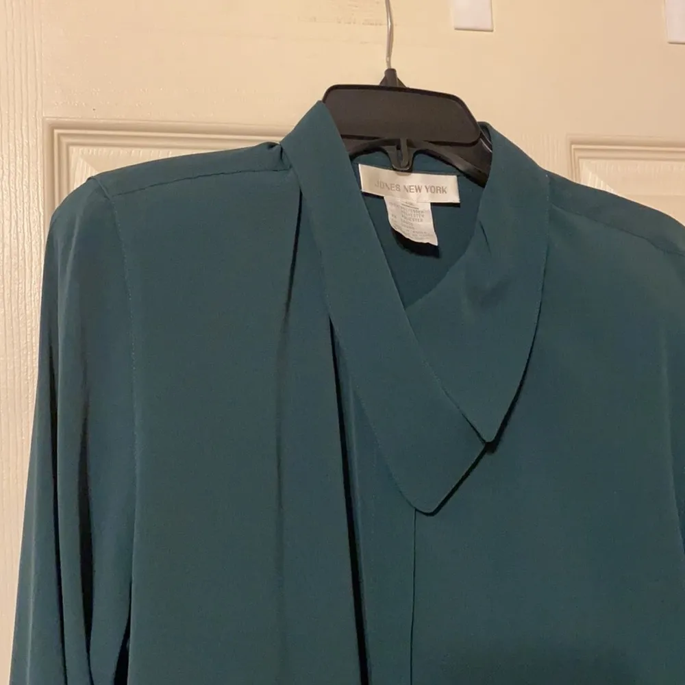 80/90s Jones New York button neck sheer blouse - Image 3