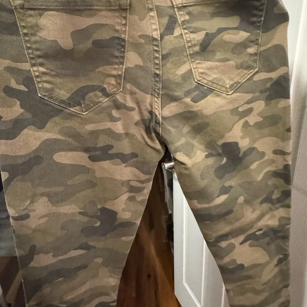 GAP Camouflage Skinny Jeans for Women - Image 2