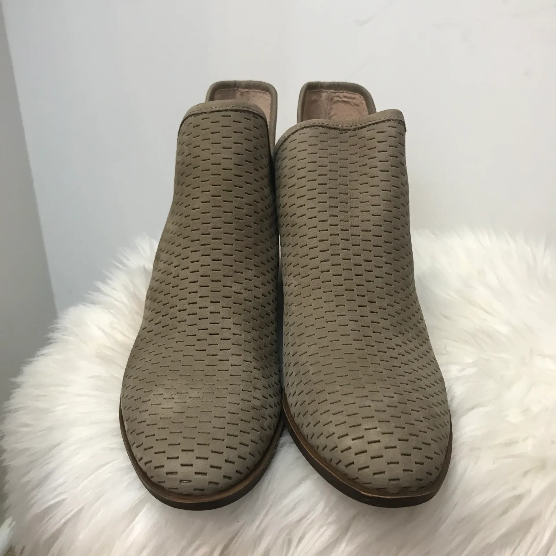 BALEY BOOTIE brown tan  size 8.5. - Image 7