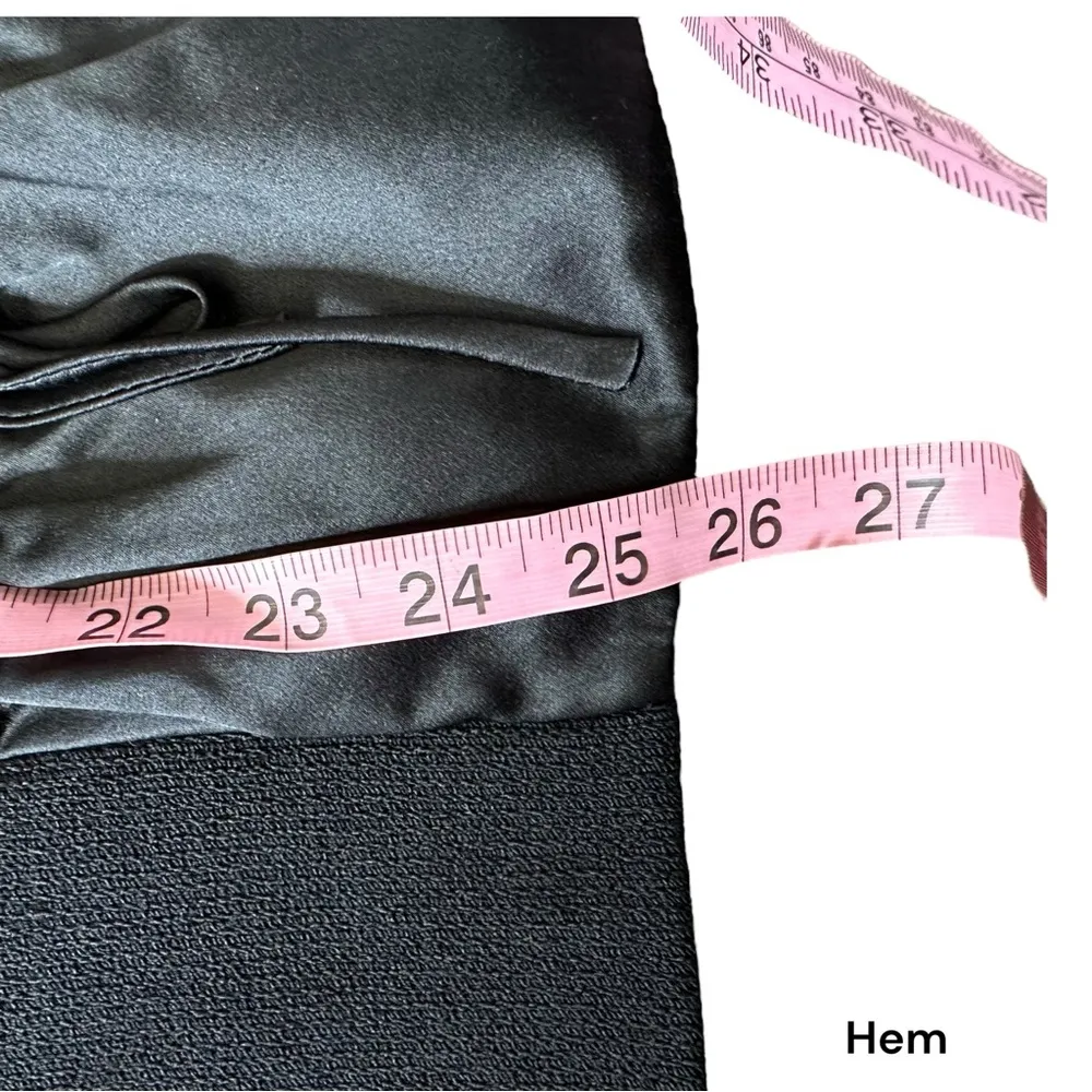 St. John  Evening Blazer In Black Button Closure Satin Pockets size 8 - Image 10