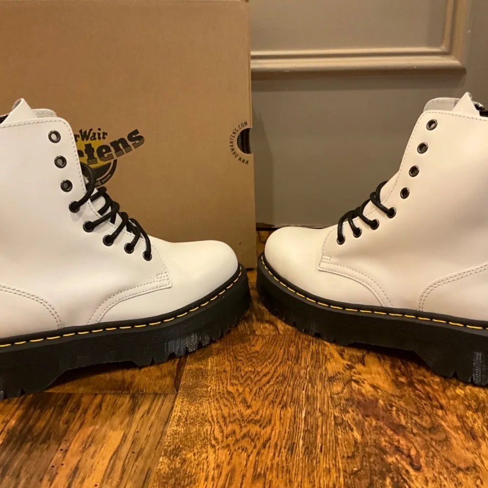 Dr. Martens Jadon Lace-Up Boots White Size 9 EU 41 Style 15265100 BRAND NEW - Image 11