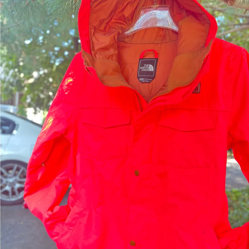The Northface women’s hooded hyvent neon orange jacket - Image 11
