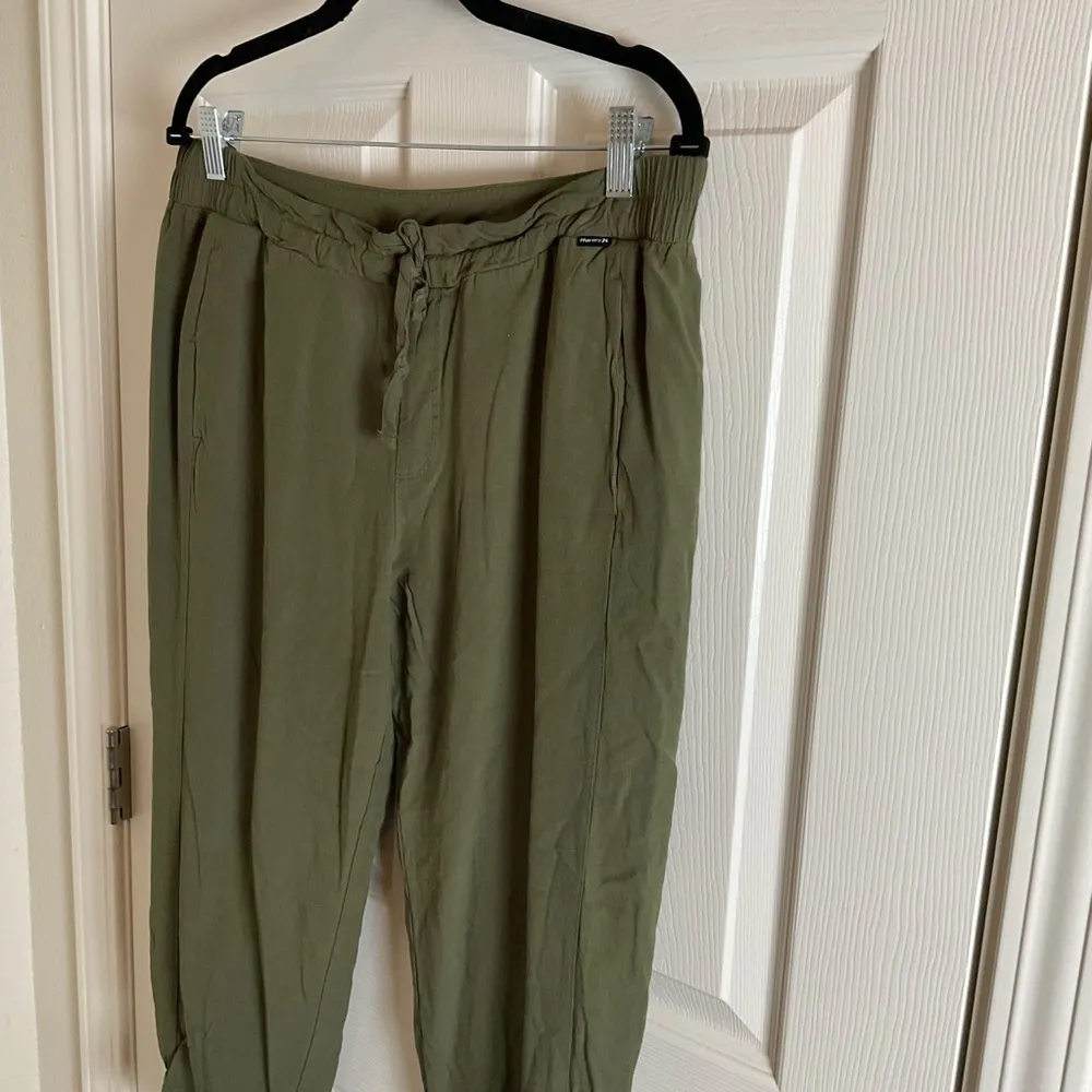 Hurley Women’s Olive Green Pants size large - Image 3