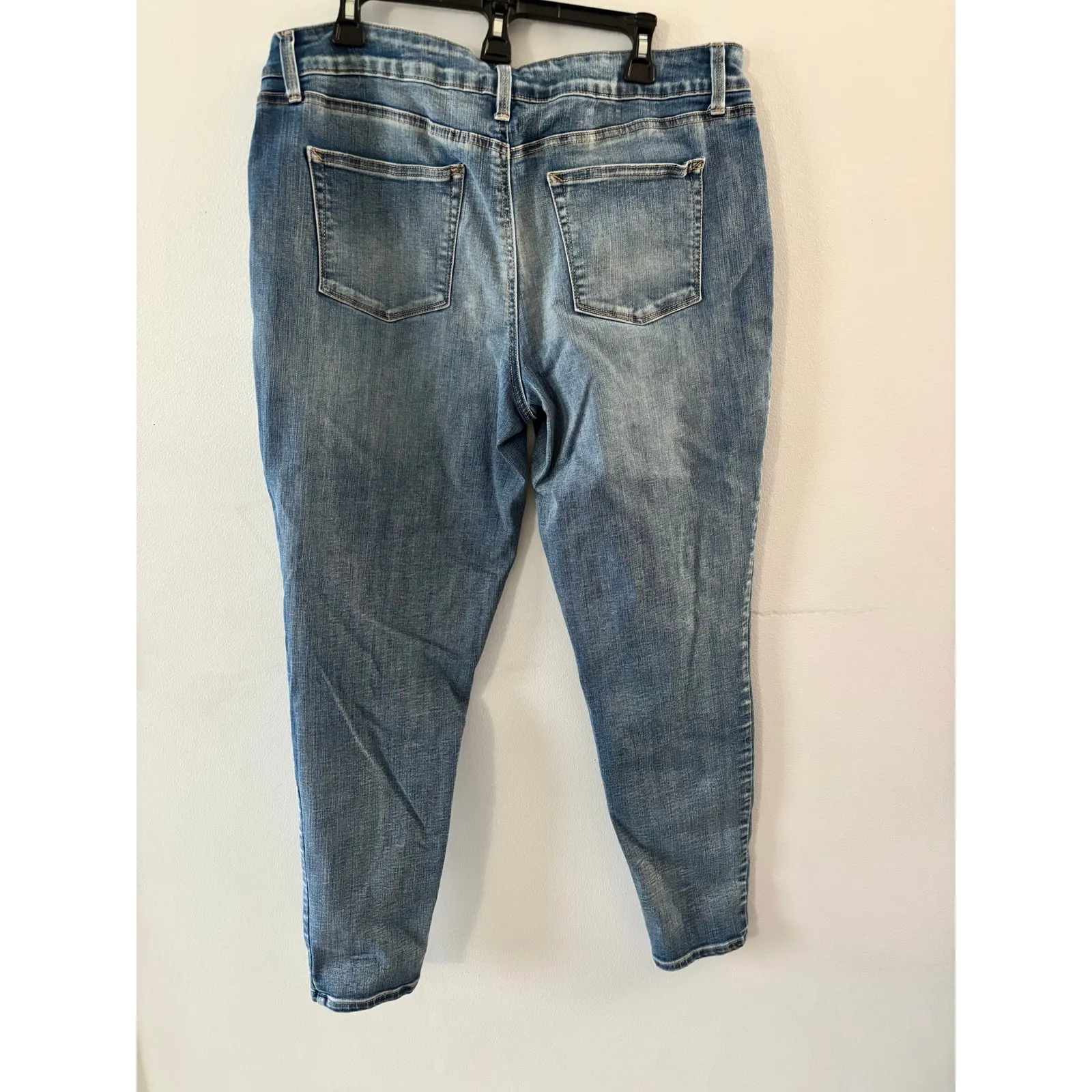 Maurices Womens Mid Rise Skinny Jeans XL Long Medium Wash Faded Denim - Image 4