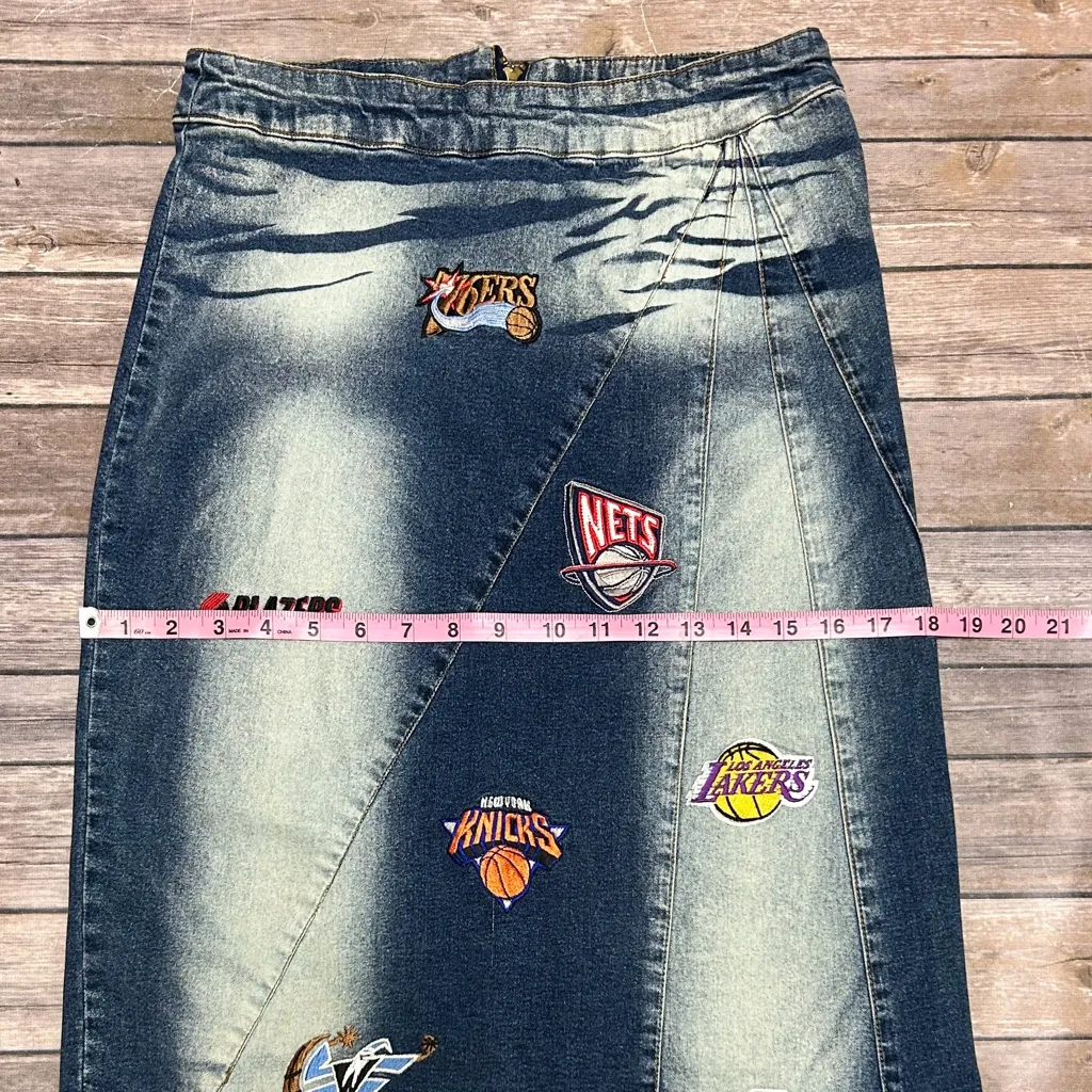 NBA Medium Wash Basketball Embroidered Denim Pencil Skirt 9 Knicks Nets Wizards - Image 8
