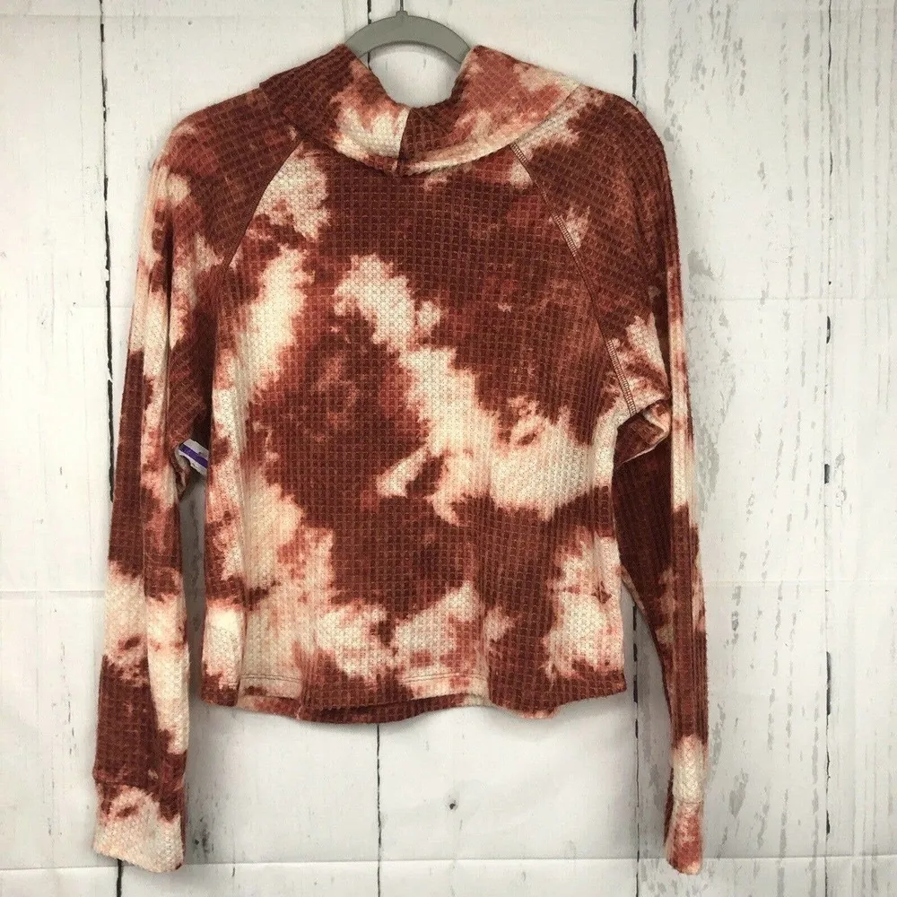 NWOT Abound Size S Tie Dye Waffle Knit Crop Top Cowl Neck Long Sleeve Orange - Image 3