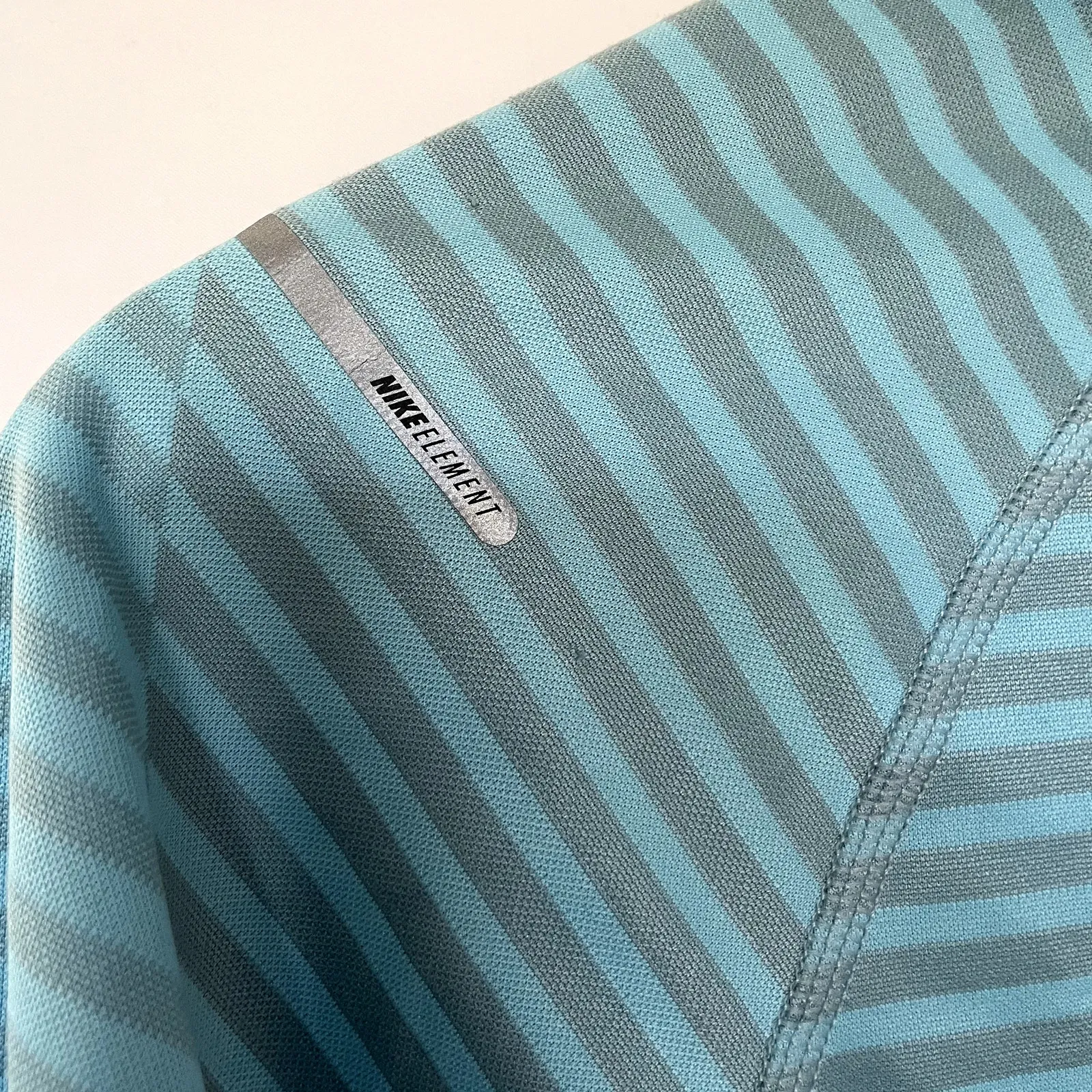 Nike running dri-fit women's quarter zip nike element top XL blue gray striped - Image 8