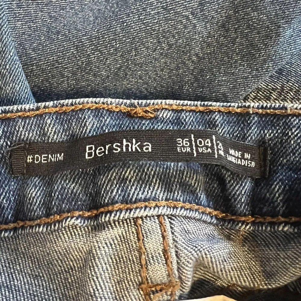Bershka Cigarette Jean Size 4 - Image 7