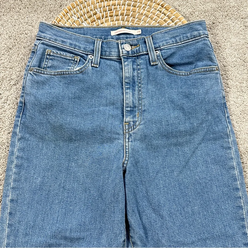 Levi’s Women’s High Waisted Ankle Taper Leg Jeans in Mid Stone Wash 28 - Image 5