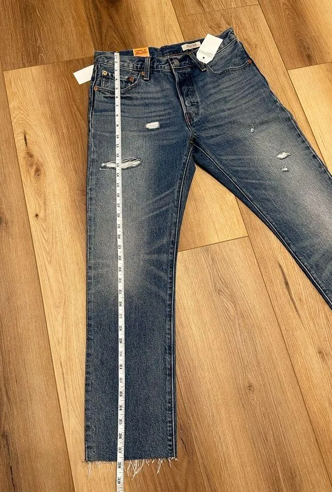 NWT  Women’s Blue 501 High Waisted Ripped Fray Hem Straight Jeans - Image 9