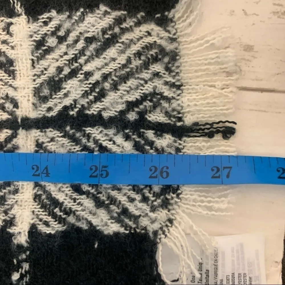 American Eagle AE Plaid Check Gingham Oversized Scarf Wrap Shawl Cover Up Black - Image 2