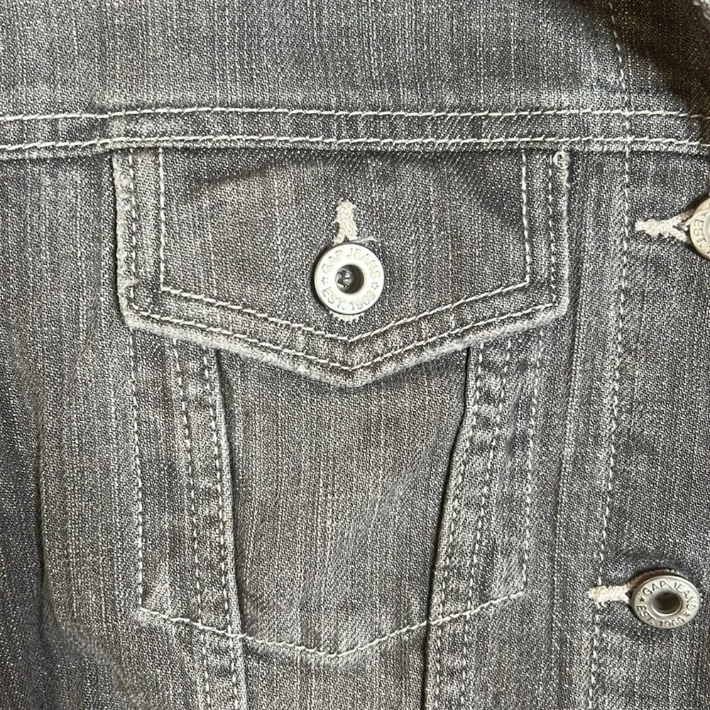Gap Factory Gray Stretch Jean Jacket Size Medium - Image 3