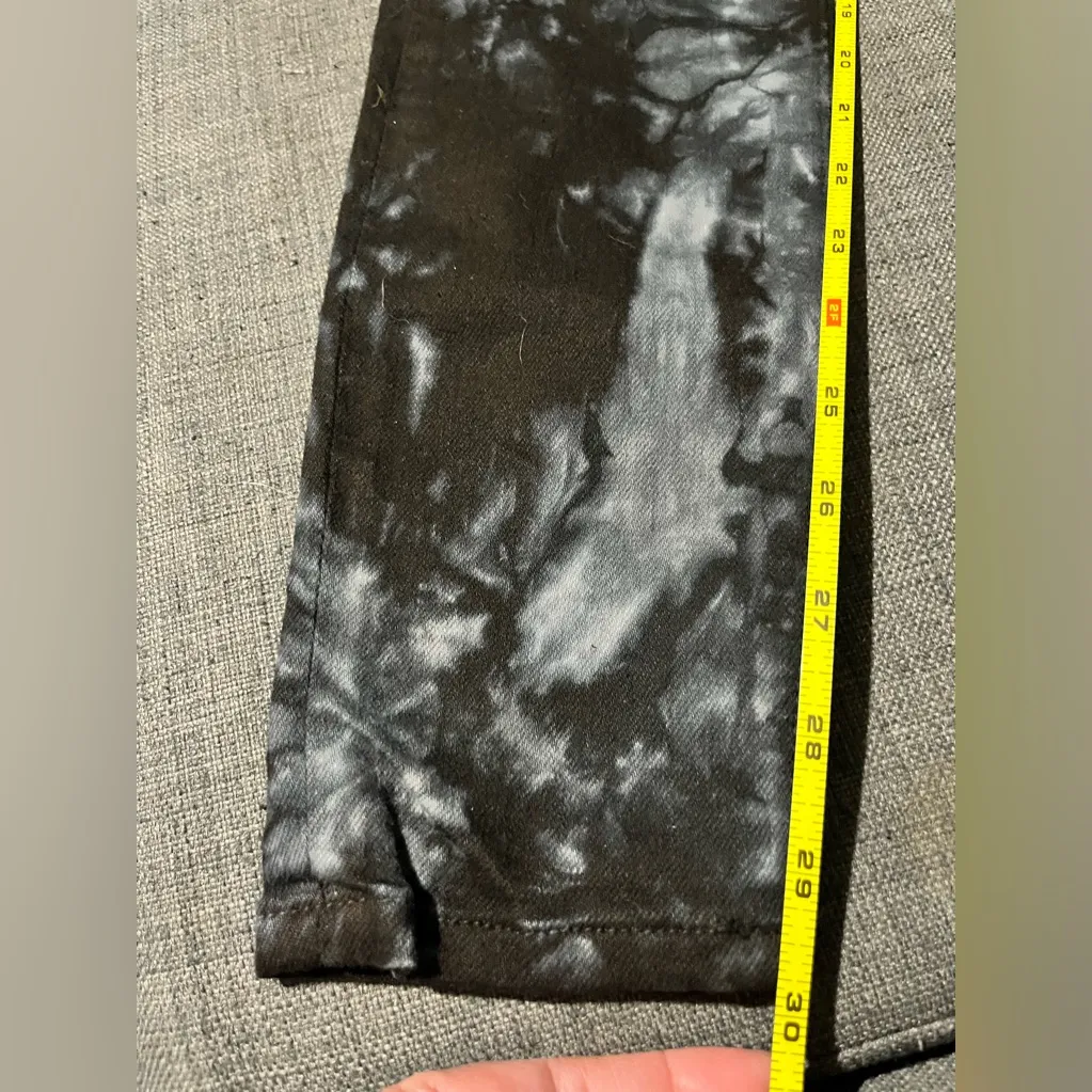 NWT MOTHER Super Swooner Winding Paths
Skinny Tie Dye Jeans Size 25 Black - Image 7