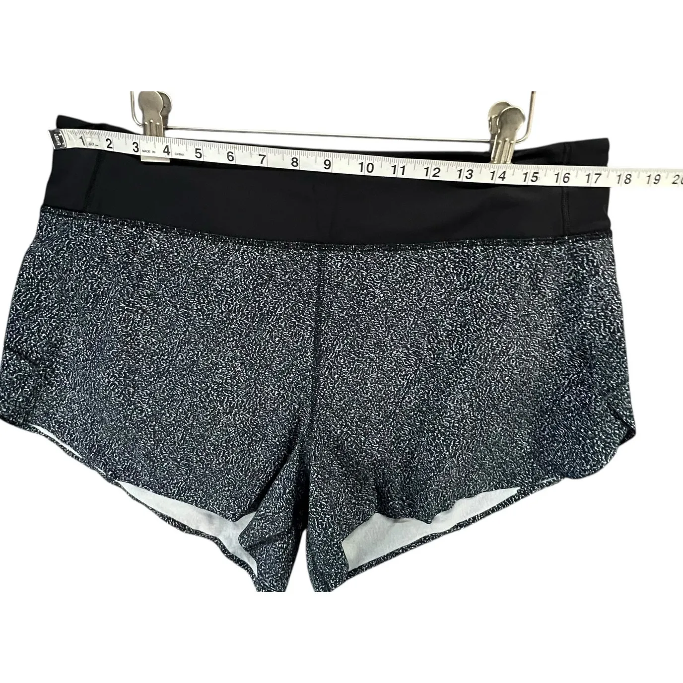 Athleta Run With It 3" Shorts Womens L Black Micro Animal Print Gym Athletic - Image 6