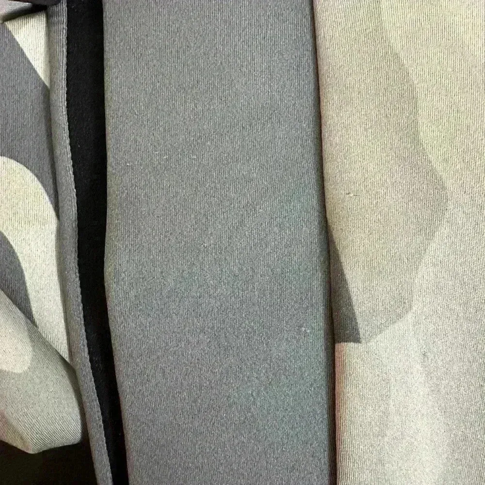 Ultracor Camo Leggings Grey Size large NWT - Image 4